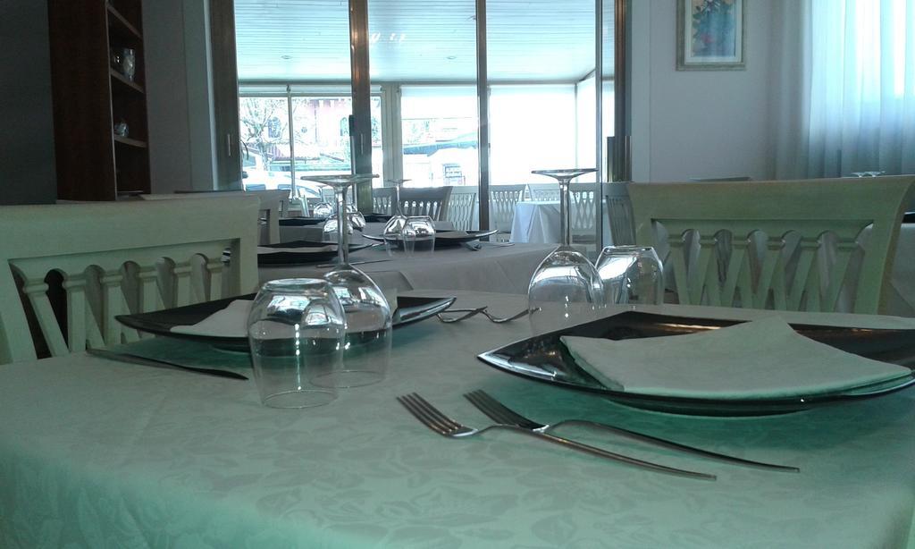 Hotel Ristorante La Terrazza Λίντο ντι Καμαϊόρε Εξωτερικό φωτογραφία
