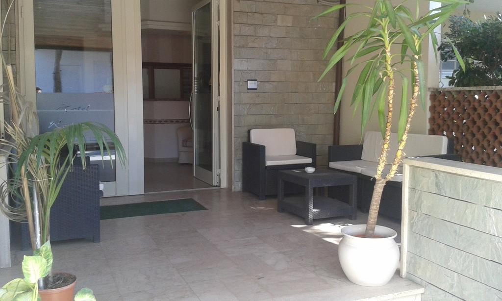 Hotel Ristorante La Terrazza Λίντο ντι Καμαϊόρε Εξωτερικό φωτογραφία