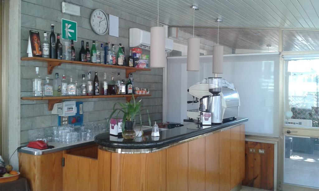 Hotel Ristorante La Terrazza Λίντο ντι Καμαϊόρε Εξωτερικό φωτογραφία