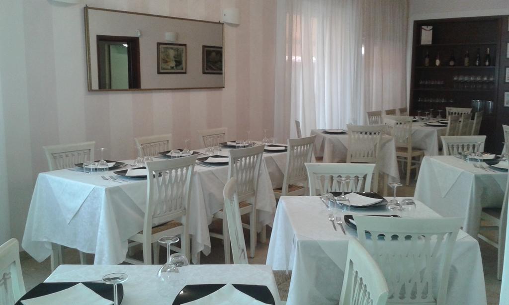 Hotel Ristorante La Terrazza Λίντο ντι Καμαϊόρε Εξωτερικό φωτογραφία