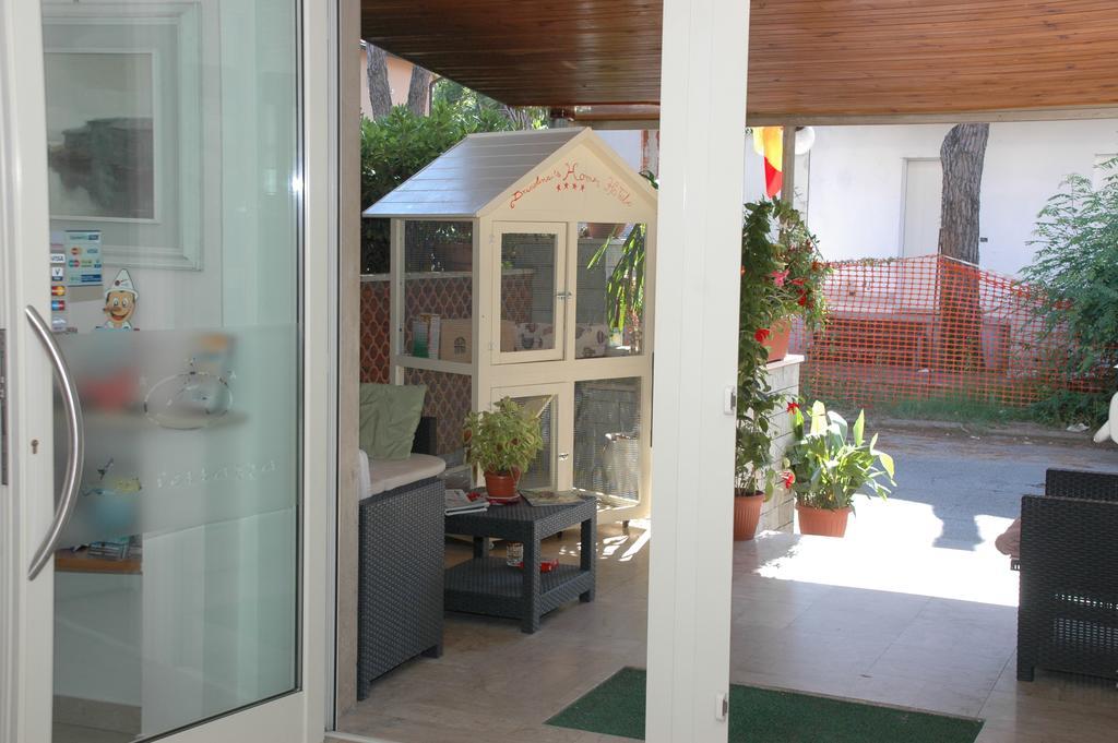 Hotel Ristorante La Terrazza Λίντο ντι Καμαϊόρε Εξωτερικό φωτογραφία