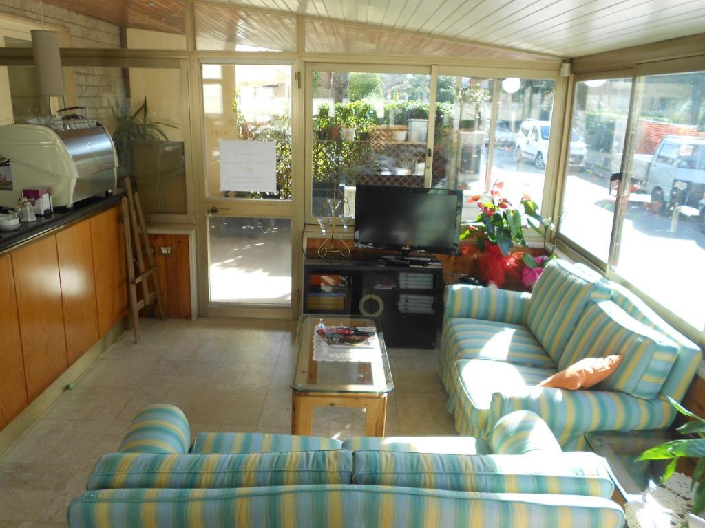 Hotel Ristorante La Terrazza Λίντο ντι Καμαϊόρε Εξωτερικό φωτογραφία